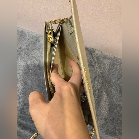 PRADA
Saffiano Metal Oro Chain Wallet Pomice - Picture 10 of 16